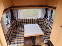 Hobby De Luxe 450 UF