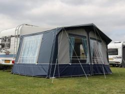 Hobby De Luxe 400 SB